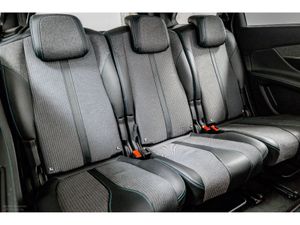 Peugeot 5008 Allure 1.5 Diesel 130HP - 7 Seats - Image 4