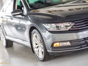 Volkswagen Passat HIGHLINE 1.6 TDI MANUAL - Image 3