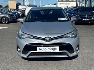 Toyota Avensis 1.6 D-4d Luna Navi Saloon - Image 2