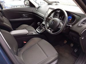 Renault Scenic Iconic DCI 120 Family MPV / Large - Image 3