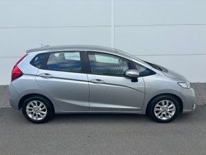 2019 HONDA JAZZ 1.3i ES 5 DR AUTOMATIC - Image 3
