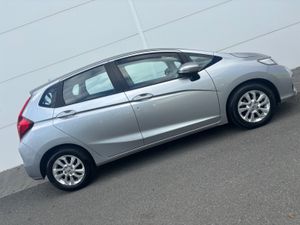 2019 HONDA JAZZ 1.3i ES 5 DR AUTOMATIC - Image 4