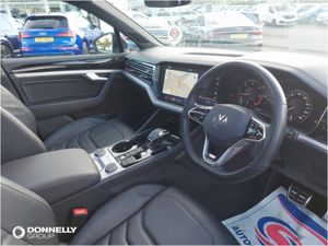 Volkswagen Touareg Diesel Estate Black Edition - Image 3