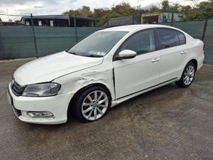 132  Volkswagen Passat 1.6 TDI .Light Damage - Image 3