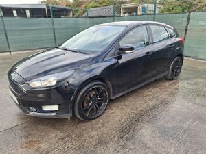 162 Ford Focus.  Petrol Light Damage - Image 2