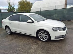 132  Volkswagen Passat 1.6 TDI .Light Damage - Image 2