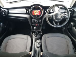 MINI Cooper Cooper Classic - Image 4