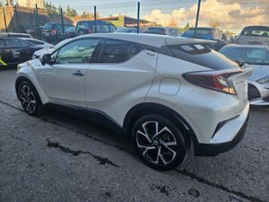 2018 Toyota CH-R Hybrid Automatic - Image 4