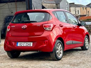 Hyundai i10 2015  very low miles - Image 4