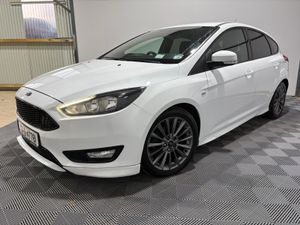 17 Ford Focus St-Line 1.5 TDCi 120 Bhp Auto - Image 4