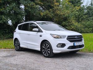2017 Ford Kuga ST LINE 2.0 TDCI 150 HP HIGH SPEC ! - Image 2