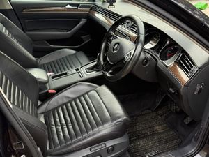 Volkswagen Passat 2017 highline automatic - Image 3