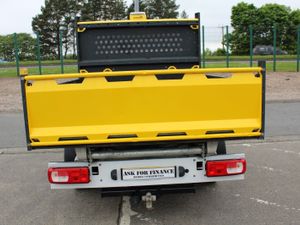 2019 Volkswagen Crafter CR25 D/C Tipper Startline - Image 4