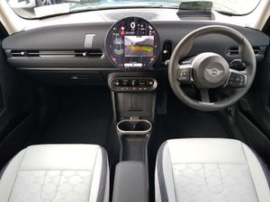 MINI Cooper Classic Level 1 - Image 4