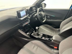 Peugeot 2008 1.2 Allure  free Hamper   85 P/W - Image 4