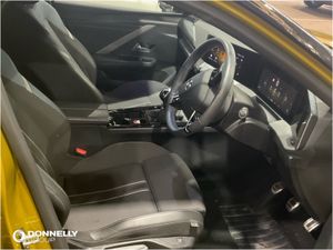 Vauxhall Astra Hatchback GS - Image 3