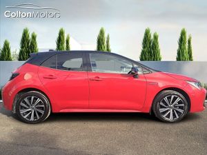 Toyota Corolla 1.8 Hybrid Luna Sport Hatchback - Image 4