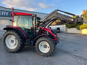 Valtra A95 - Farmers Loader Tractor - Image 2