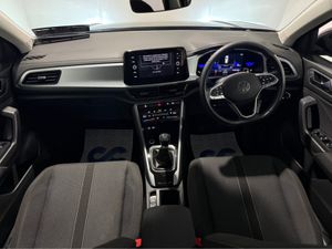 Volkswagen T-Roc LIFE 1.0 TSI MANUAL 6SPEED FWD 11 - Image 3