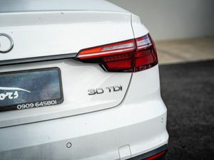 Audi A4 2.0 TDI *BLACK ED STY* - Image 4