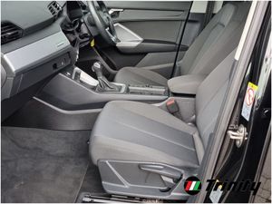 Audi Q3 Q3 Technik 45 Tfsi Phev Stunning Car Trin - Image 4