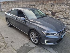 Volkswagen Passat GTE  2018 - Image 2