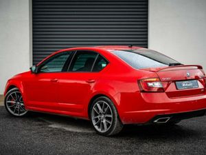 Skoda Octavia VRS TDI DSG *PAN ROOF* - Image 3