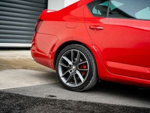 Skoda Octavia VRS TDI DSG *PAN ROOF* - Image 4