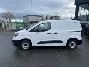 Opel Combo L1H1-1.5 75PS DIESEL 5 S SP 5DR // DIES - Image 3
