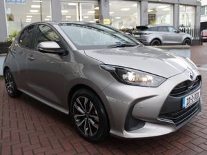 SELF CHARGING HYBRID SOL 5DR HATCHBACK  // 1 OWNER - Image 2