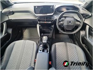 Peugeot 2008 DIRECTORS CAR ** ELECTRIC 156BHP ** 5 - Image 2