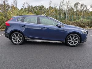 2015 VOLVO V40 D2 1.6 D LOW TAX - Image 2