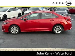 Toyota Corolla 1.8 Hybrid Luna Saloon - Image 3