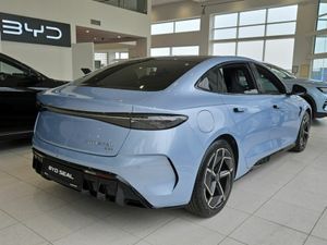 BYD SEAL EXCELLENCE 530HP DUAL-MOTOR inc HEAT PUMP - Image 3