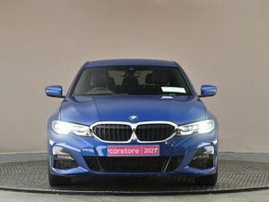 BMW 3-Series 320i M SPORT - Image 2