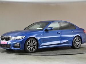 BMW 3-Series 320i M SPORT - Image 4