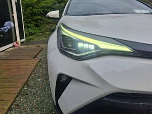 Toyota C-HR 1.8 HYBRID - Image 3