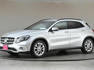 Mercedes-Benz GLA GLA 180 **POWERED TAILGATE**HALF - Image 4