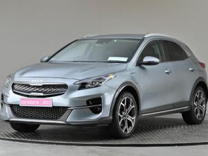 Kia XCeed 1.6 GDI Plug-in Hybrid**ALLOYS**REVERSE - Image 3