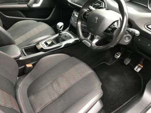 191 Peugeot 308 GT Line puretech 1.2 petrol - Image 4