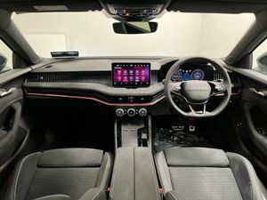 Skoda Superb Sportline Combi PHEV DSG 1.5TSI 204BH - Image 4