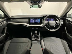 Skoda Octavia Selection 2.0TDI 115BHP - Reversing - Image 4