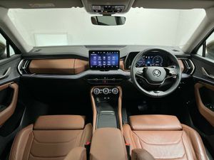 Skoda Kodiaq Selection+ DSG 1.5TSI 204BHP PHEV - R - Image 4