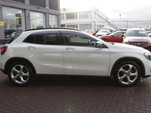 MERCEDES BENZ GLA180 AMG-LINE 5DR ESTATE AUTOMATIC - Image 3