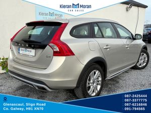 Volvo V60 CROSS COUNTRY - Image 3