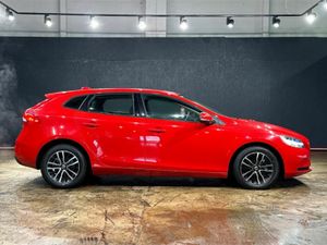 Volvo V40 1.5 AUTOMATIC - FACTORY ALLOYS - CRUISE - Image 3