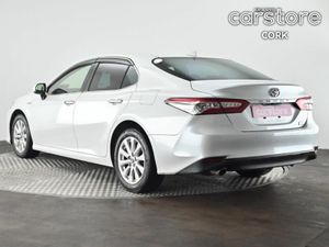 Toyota Camry 2.5 Hybrid Auto - Image 3