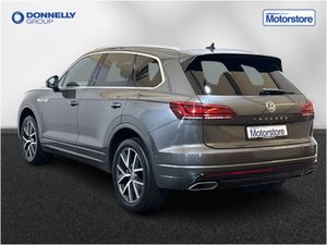 Volkswagen Touareg Diesel Estate R-Line - Image 2