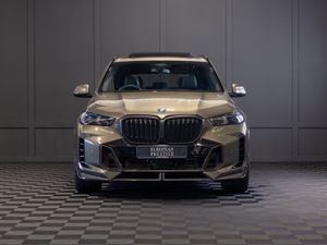 2025 BMW X5 X-Drive 50e M-Sport *Pan Roof - Image 2