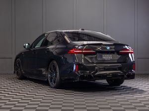 2025 BMW 5-Series 530e M-Sport - Image 4